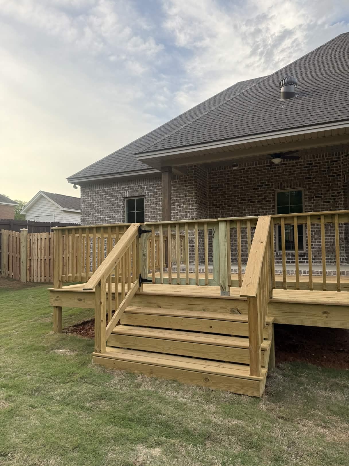 New deck build by Ray's Fencing and Outdoor in Alabama